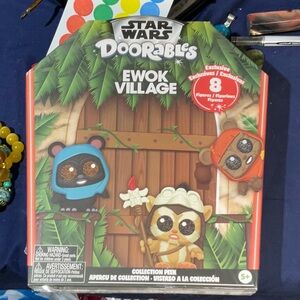 Doorables Set Of 8 NWT